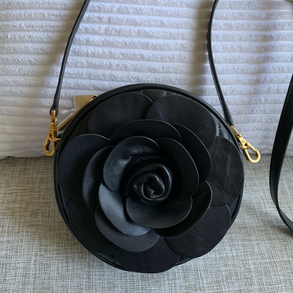 mk vivianne canteen crossbody